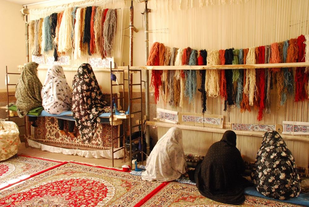 فرش لری از صنایع دستی و هنرهای کهن مردمان لرستان