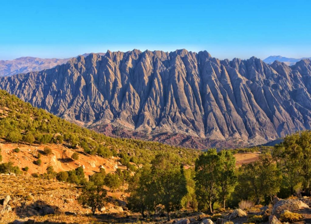 مهراب کوه نورآباد دلفان لرستان کوهستان بی‌نظیر زاگرس است