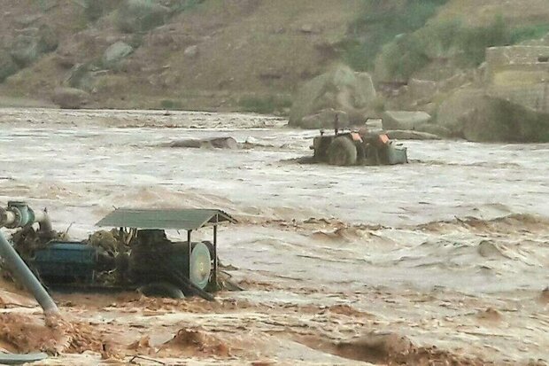 قطع راه ارتباطی ۸ روستای پلدختر