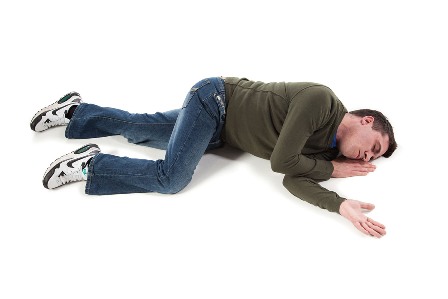 وضعیت ریکاوری چگونه است و چگونه مصدوم را در recovery position قرار بدهیم