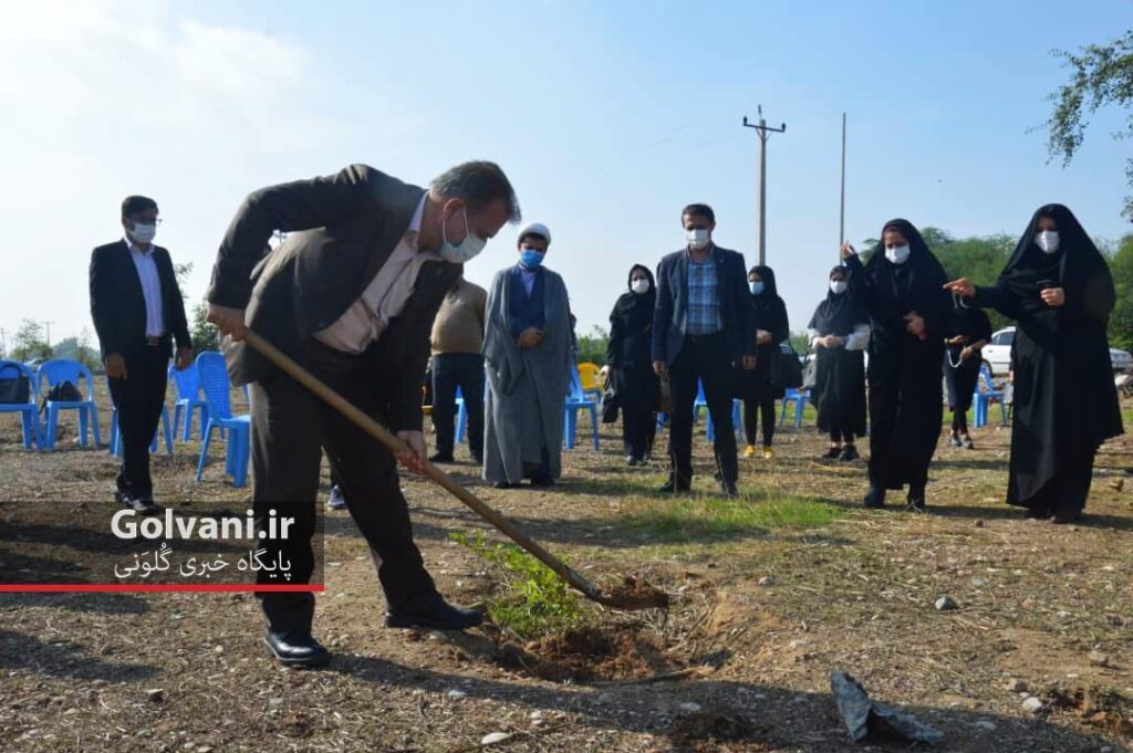 برگزارى آيين درختكارى به مناسبت بزرگداشت شهداى ٤ آذر ١٣٦٥ شهرستان انديمشك