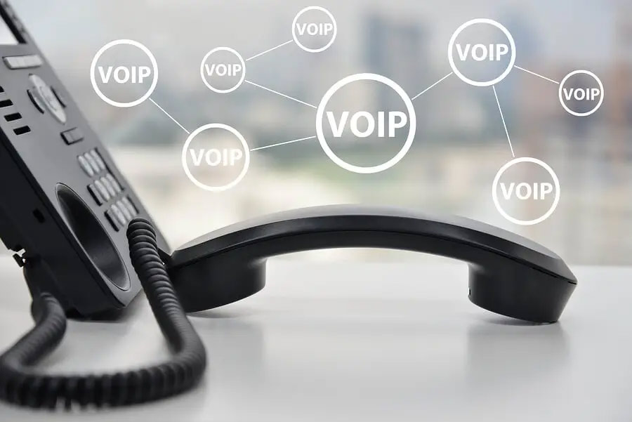 تلفن VoIP (ویپ) چیست؟ + مزایا و کاربردها