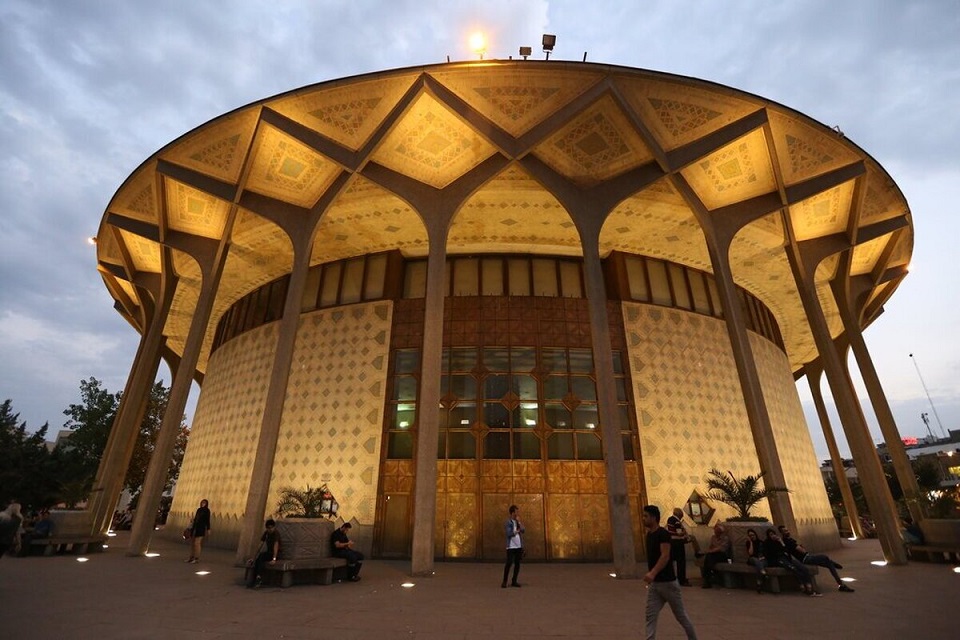 افتتاح تئاتر شهر هچون خورشیدی تابان برای اهالی هنر نمایش