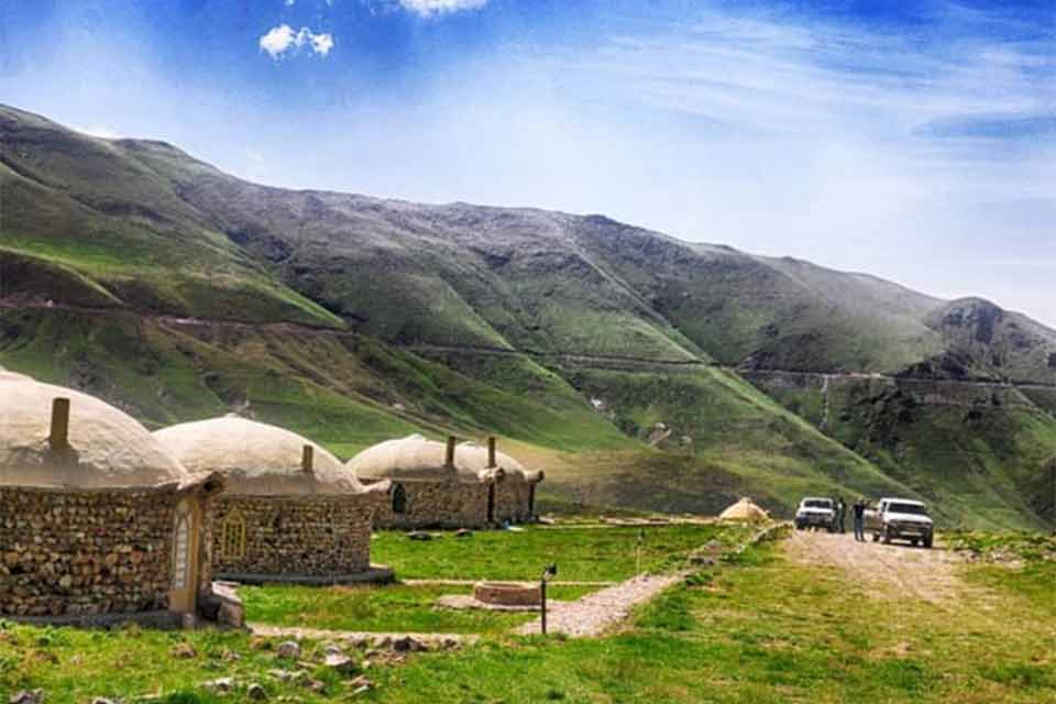 کمپ دورنا از جذاب‌ ترین اقامتگاه‌ های بومگردی ایران