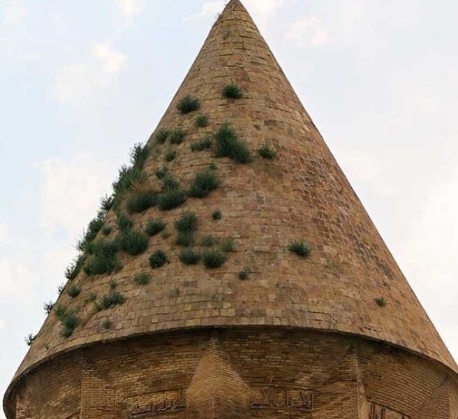 نمایی از گنبد قابوس