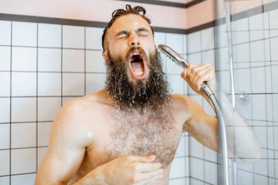 کاهش وزن با سرما؟ پژوهش جدید از تأثیر دوش سرد و جلیقه یخی بر چربیسوزی خبر میدهد