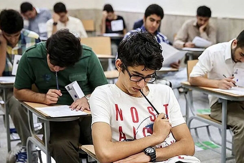 درخواست مجازی شدن امتحانات خرداد ۱۴۰۵ در تمامی پایه‌ها