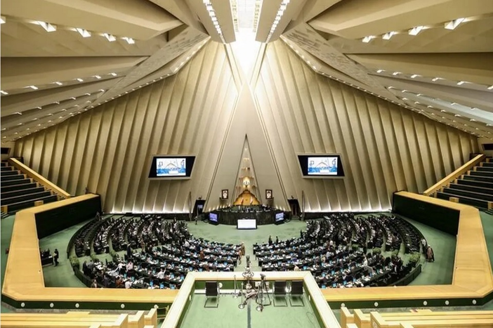 درخواست بازگشایی مجلس شورای اسلامی