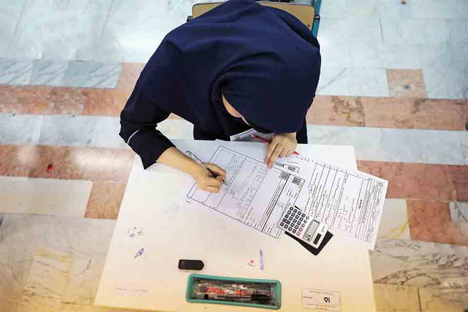 درخواست نمایش تصویر برگه های امتحانات نهایی برای دانش آموزان