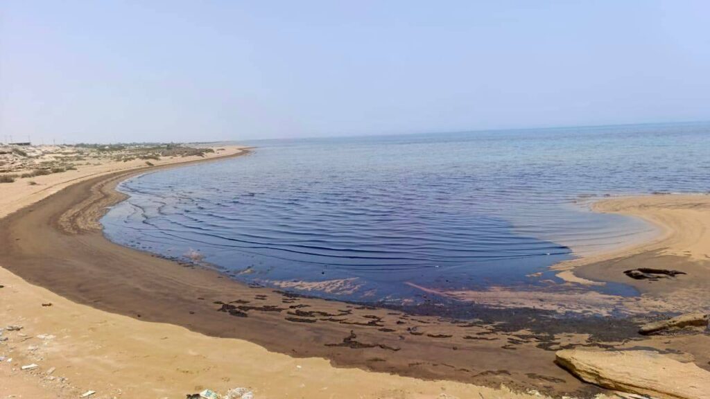 آلودگی نفتی سواحل قشم