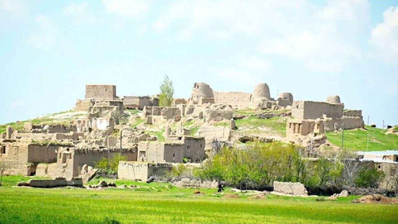 قلعه تاریخی کاج درگزین