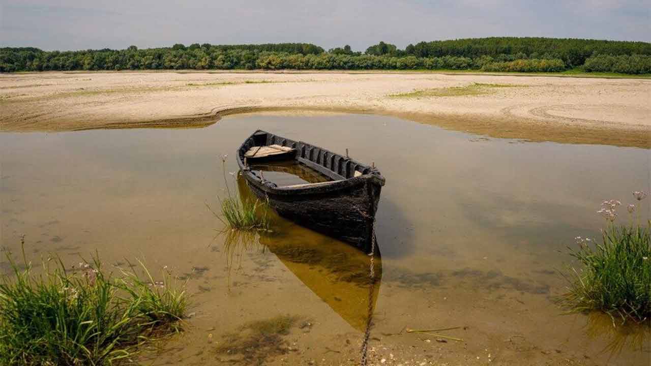کاهش سطح آب دانوب
