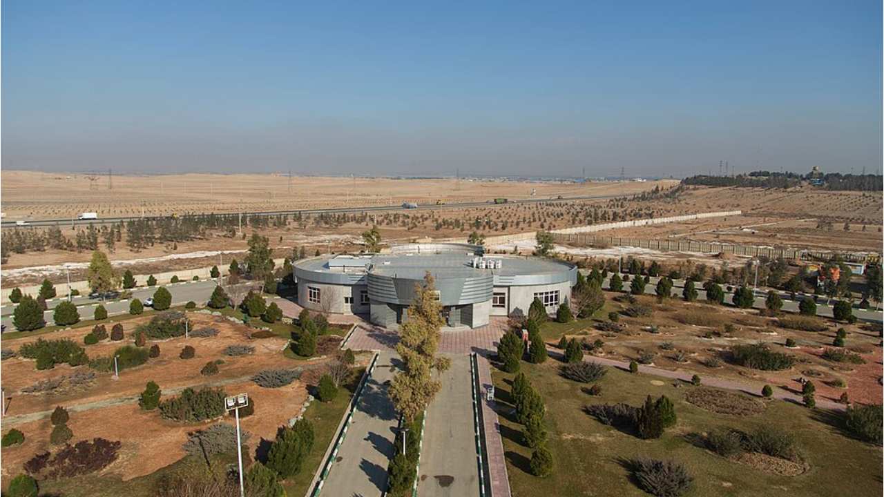 بوی نامطبوع مسیر فرودگاه امام؛ آرادکوه همچنان در مظان اتهام